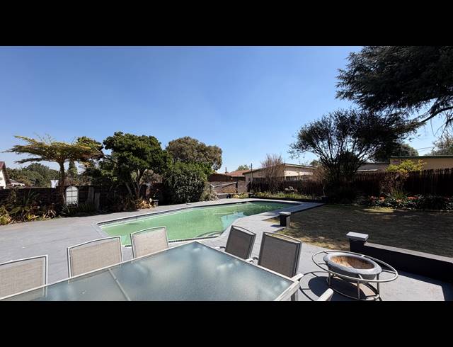 4 BEDROOM FREESTANDING FOR SALE IN FARRARMERE